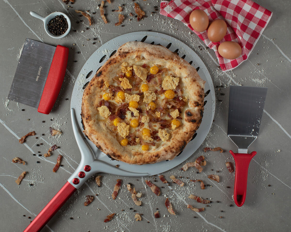 Italian-made pizza peels for home pizza ovens