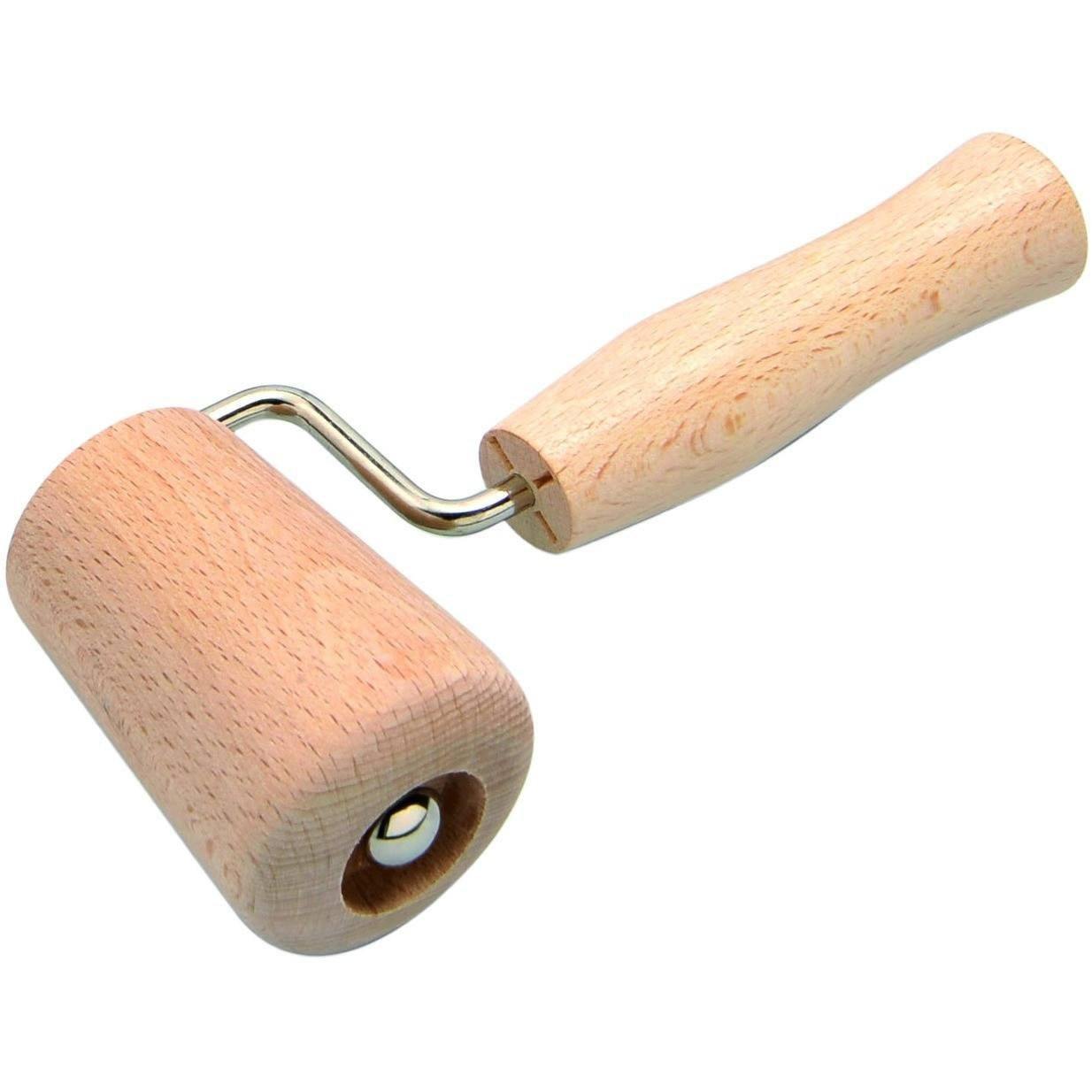 https://www.pasta.kitchen/cdn/shop/products/13_Natural_Beechwood_Pizza_Roller.jpg?v=1616753024