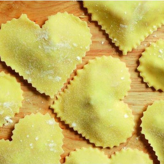 Ravioli Stamp (Heart) - Pasta Kitchen (tutto pasta)